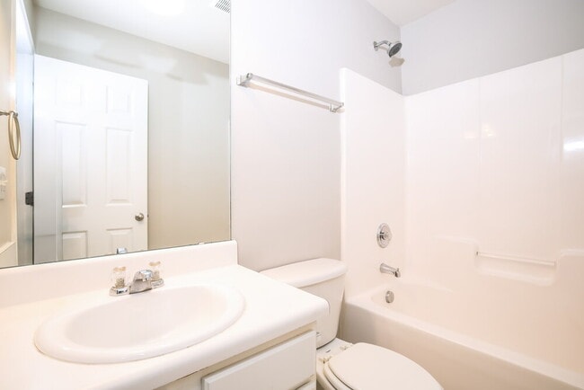 Building Photo - 2043 Swimming Hole Cir