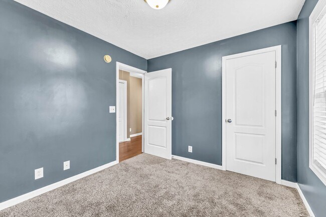 Building Photo - 2856 Sharpie Dr