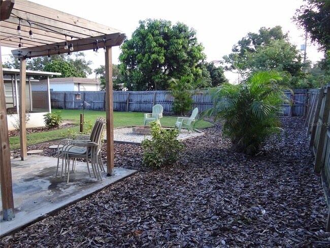 Building Photo - 3000 28th Ave N