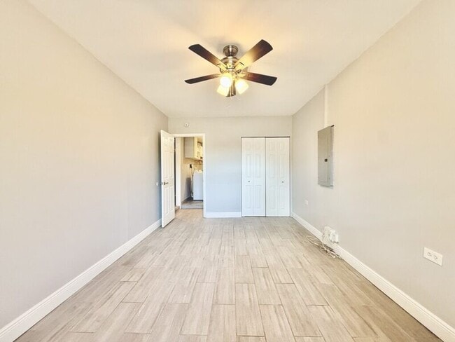 Building Photo - 6475 Cedarbrook Dr