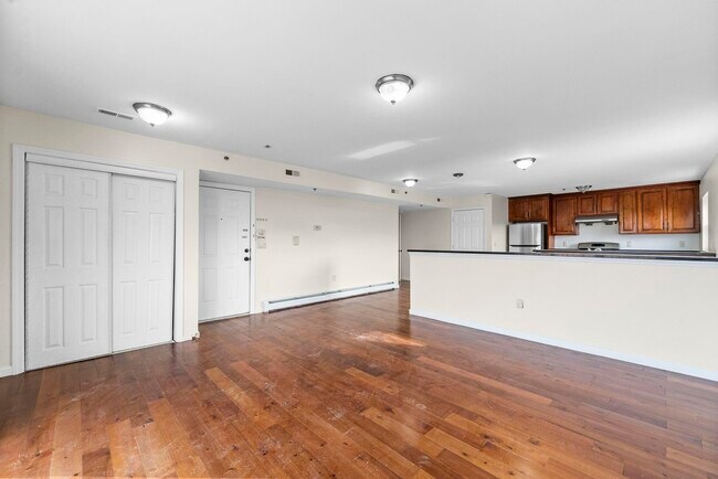 Building Photo - 2207-2209 Grand Ave