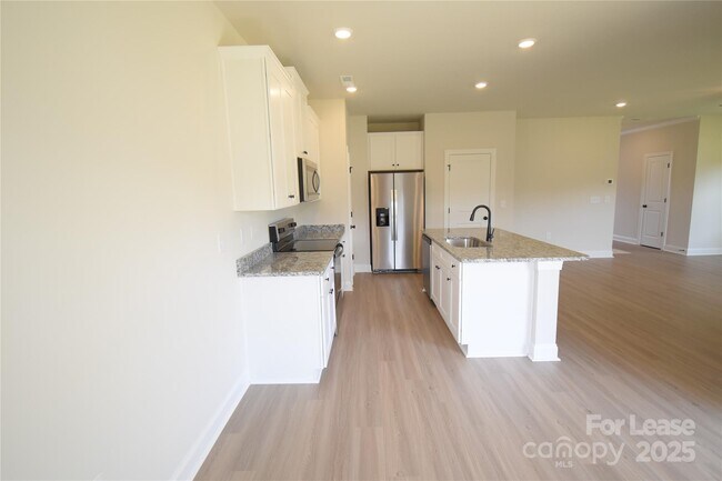 Building Photo - 3519 Narrow Ln