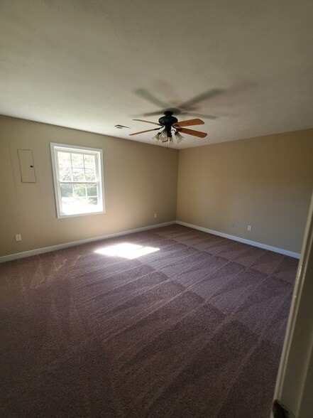 Building Photo - 7035 Evergreen Rd