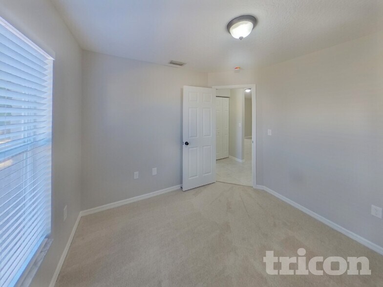 Building Photo - 1403 14th St W