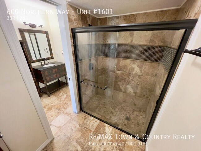 Building Photo - 600 Northern Way