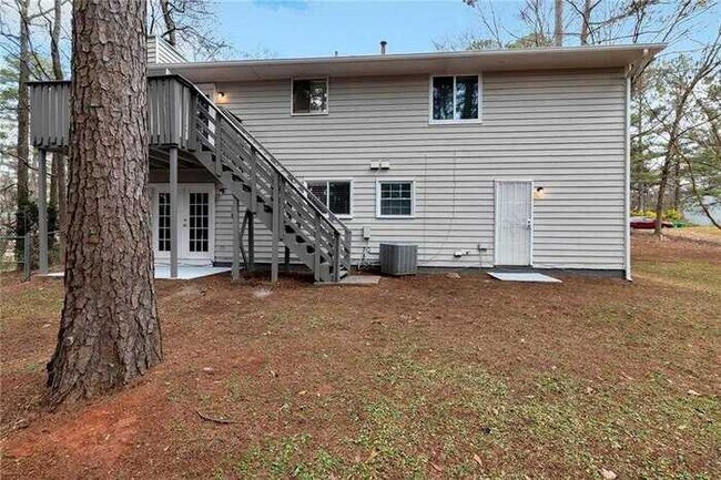 Building Photo - Fantastic 4bd/2ba home! Let yourself in!