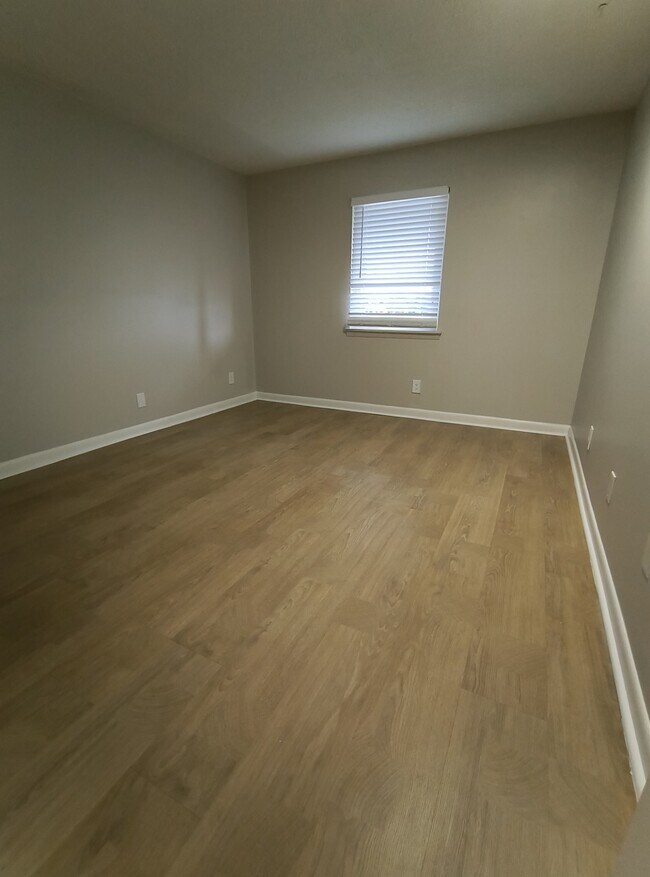 Building Photo - AANM Investments LLC Main St