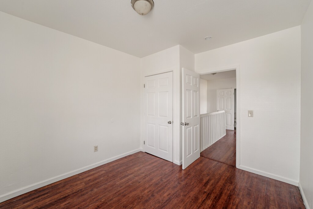 Building Photo - 402 Bissell Ave