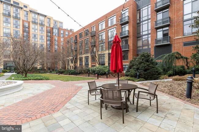 Building Photo - Stylish 1BR Rental in the Heart of Alexand...