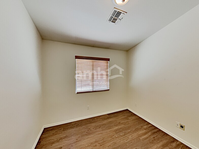 Building Photo - 3207 S 94th Ave