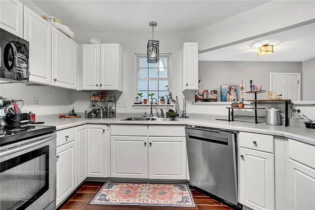 Building Photo - 175 Rock Moss Dr