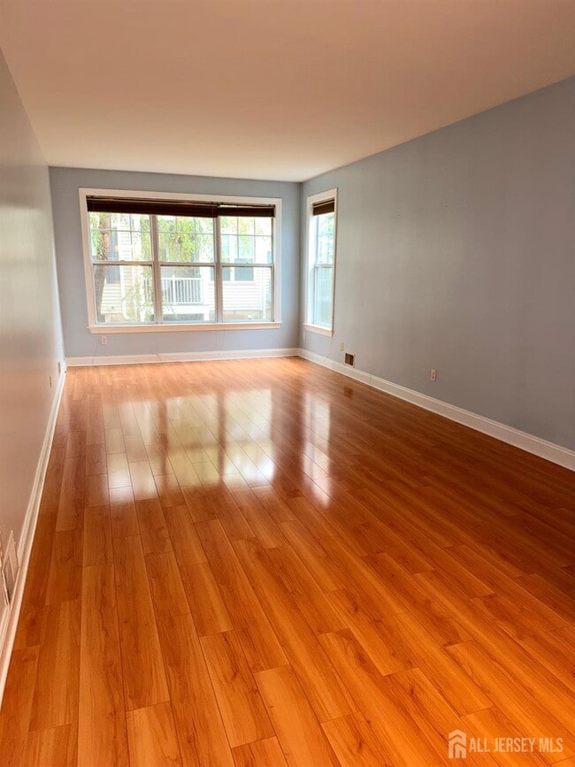 Building Photo - 616 Middlesex Ave