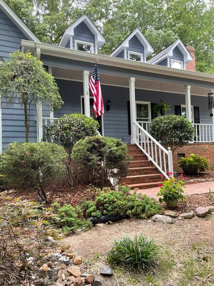 Building Photo - 287 Anne St