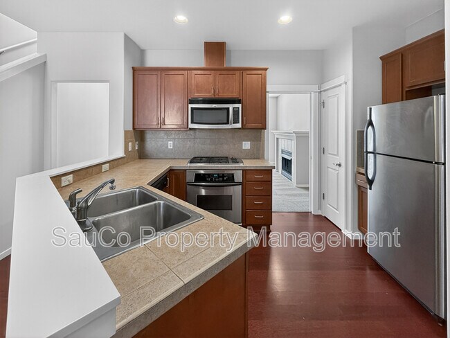 Building Photo - 7261 NE Stoneybrook St