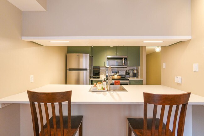 Building Photo - Old City Charmer Historic Building