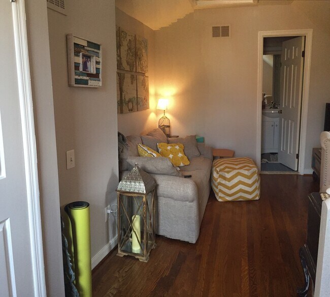 Third Floor Bedroom/Additional Room - 1216 Michigan Ct