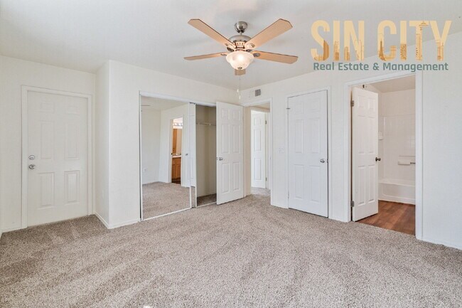Building Photo - "Spacious 3-Bedroom Condo Oasis with 2 Baths in Vibrant Las Vegas!"