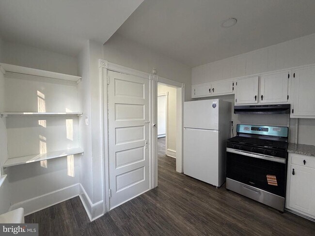 Building Photo - 517 Bentley Ave