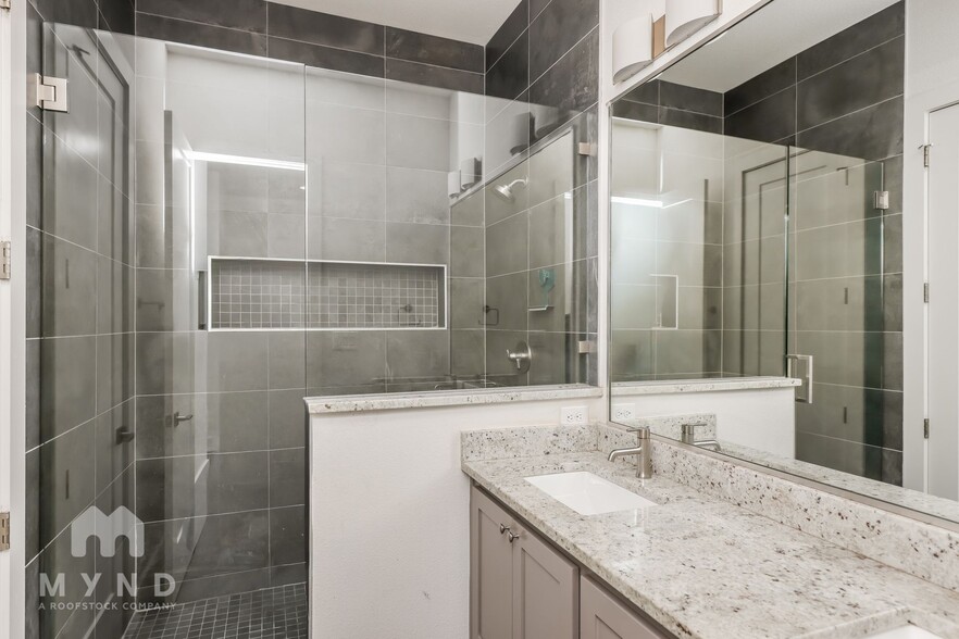 Building Photo - 4515 Cabell Dr