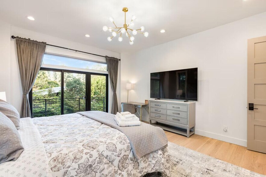 Building Photo - 115 110th Pl SE