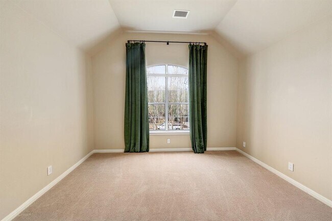 Building Photo - 8216 Fern Bluff Ave