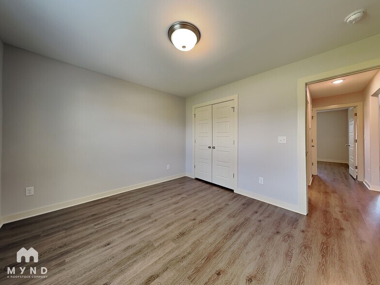 Building Photo - 507 Eagle Dr