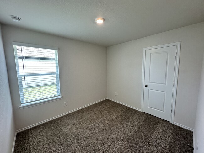 Building Photo - 3015 Serenity Ln