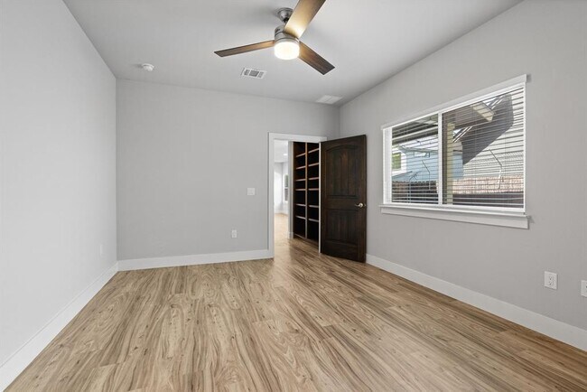 Building Photo - 1125 Walton Ln