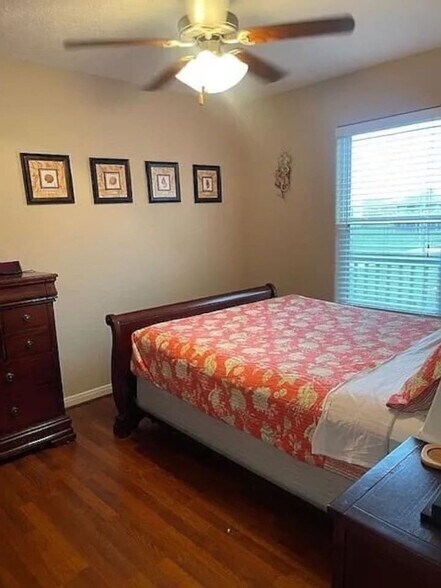 Building Photo - 820 Sandollar