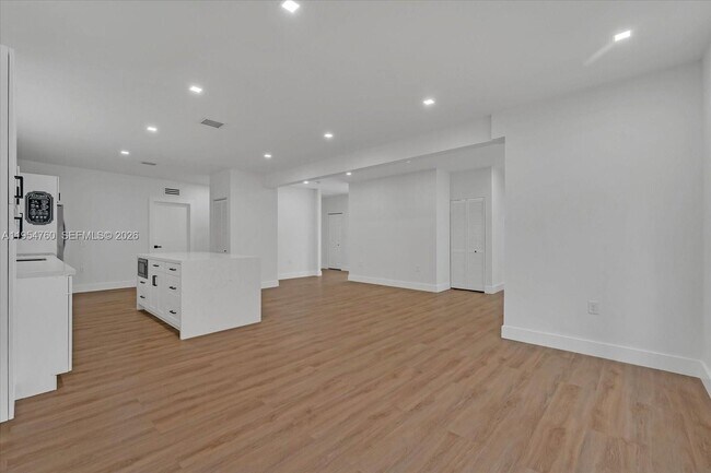 Building Photo - 1733 NW 16th St