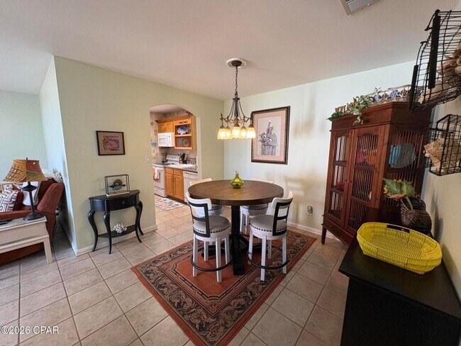 Building Photo - 2100 W Beach Dr