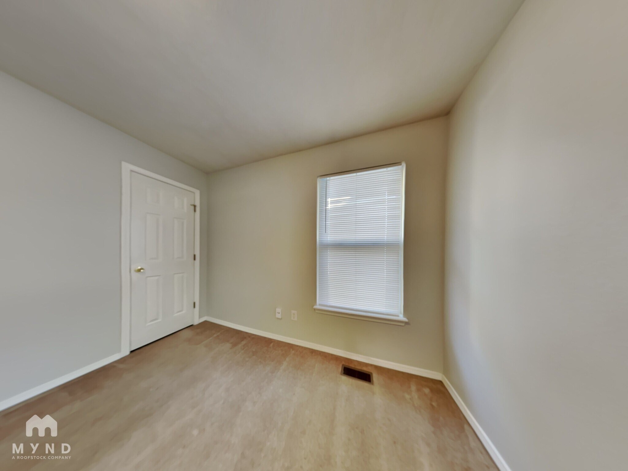 Building Photo - 674 N Jonathan Ave