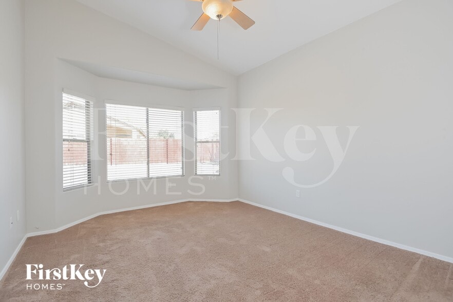 Building Photo - 5740 W Hayfield St