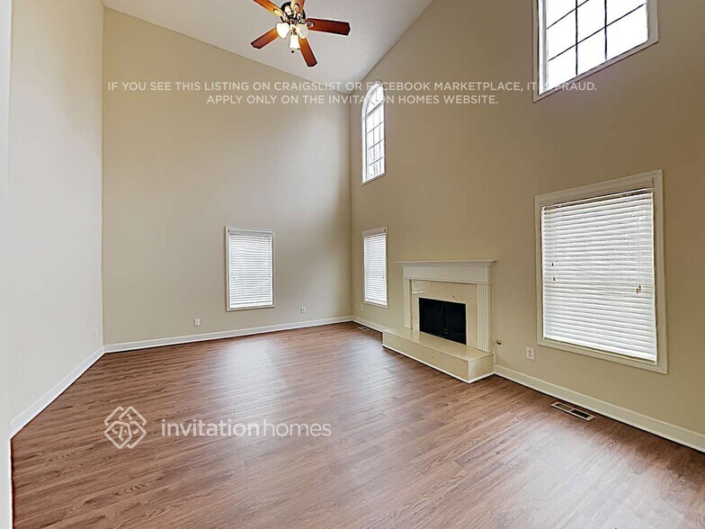 Building Photo - 3145 Claridge Dr SW