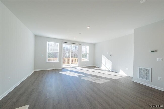 Building Photo - 633 Rivanna Hl Rd