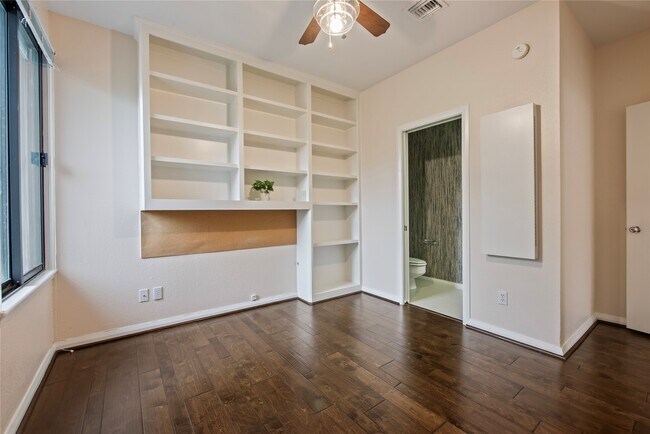 Building Photo - 2037 Enterprise Ave