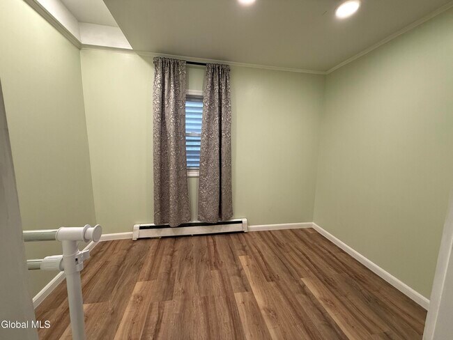 Building Photo - 403 2nd St