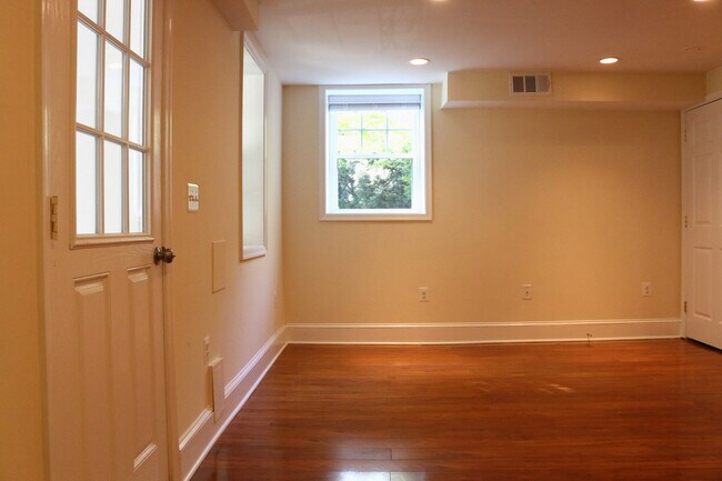 Living room angle 2 - 1641 Irving St NW