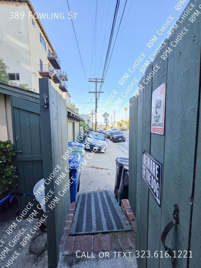 Building Photo - 389 Fowling St