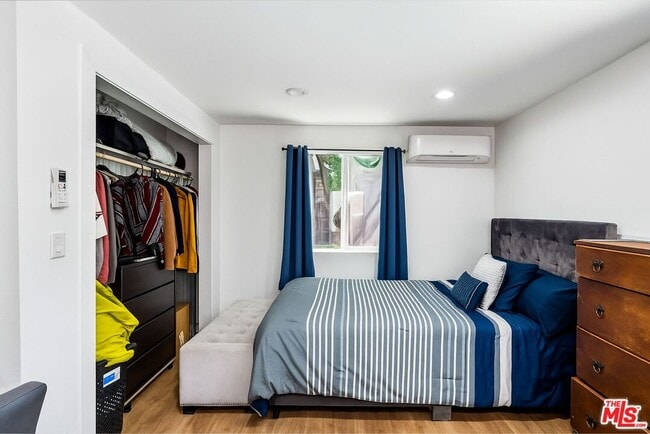 Building Photo - 5340-5340 Lemon Grove Ave