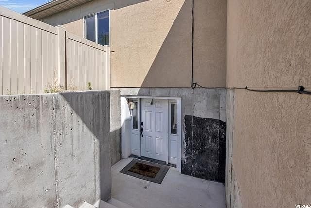 Building Photo - 225 Hansen Ridge Dr