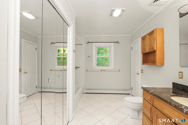 Building Photo - 122 Deforest Rd