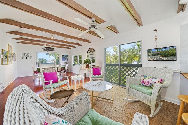 Building Photo - 700 Lands End Dr