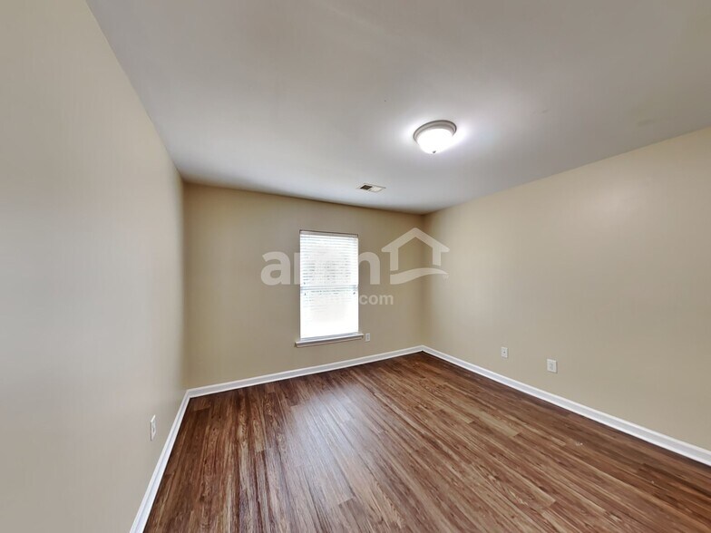 Building Photo - 24 Darbys Run Way