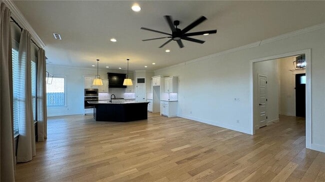 Building Photo - 5806 W Red Maple Dr