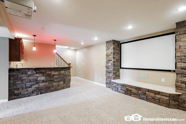 Building Photo - 4 Bed 3.5 Bath In Shawnee! Available NOW!!