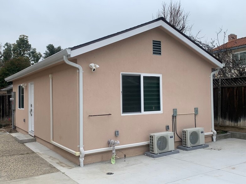 Building Photo - 4994 Berkeland Ct