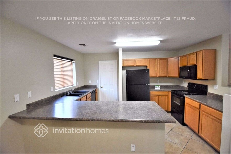 Building Photo - 10925 W Coolidge St