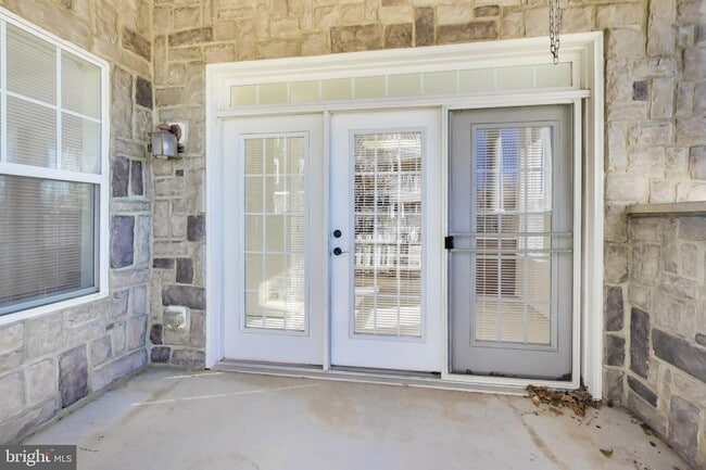 Building Photo - 13901 Belle Chasse Blvd