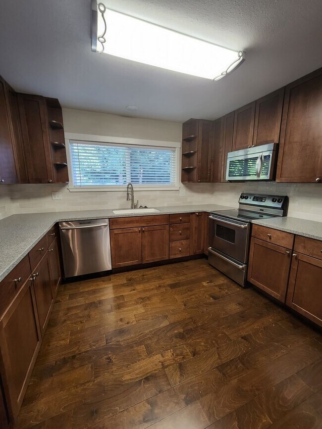 Building Photo - Stunning 2 Bedroom 2 Bathroom Home In Paye...